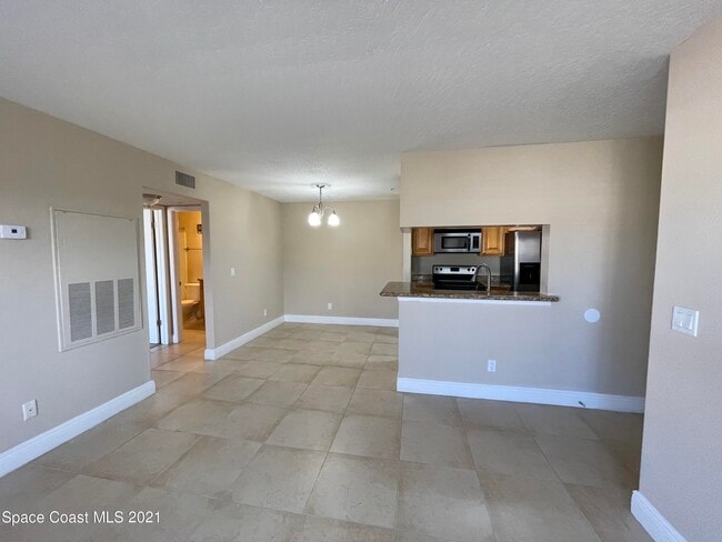 Foto del edificio - 7667 N Wickham Rd