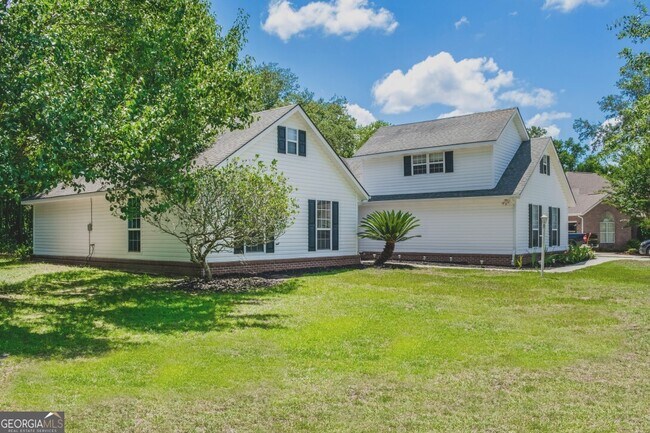 Foto del edificio - 102 Oak Grove Cir