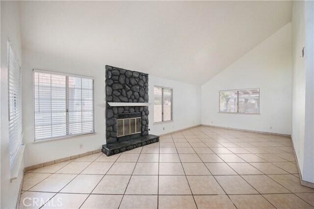 Foto del edificio - 42934 Fenner Ave