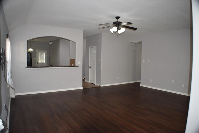 Building Photo - 2602 Lexington Park Dr