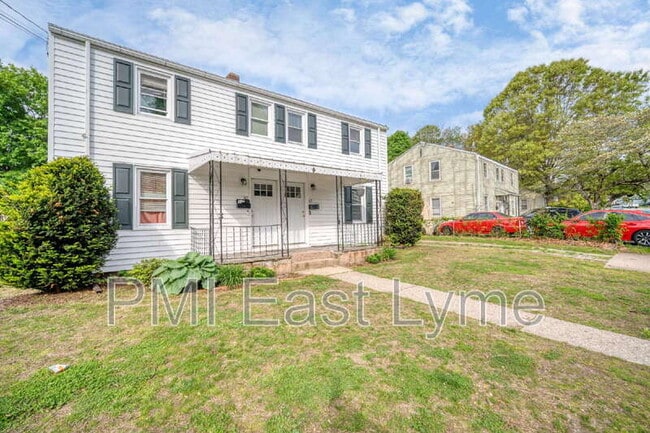 Building Photo - 62 Hawthorne Dr