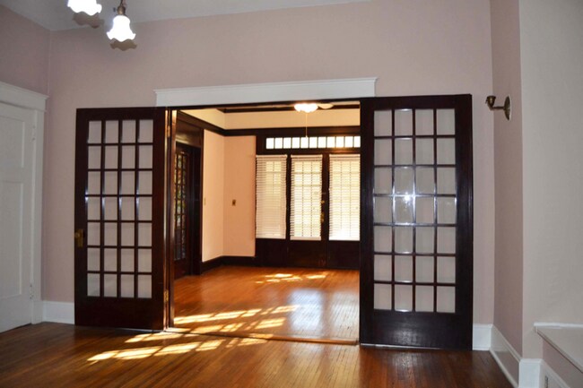 Foto del edificio - 2217 Belmont Blvd