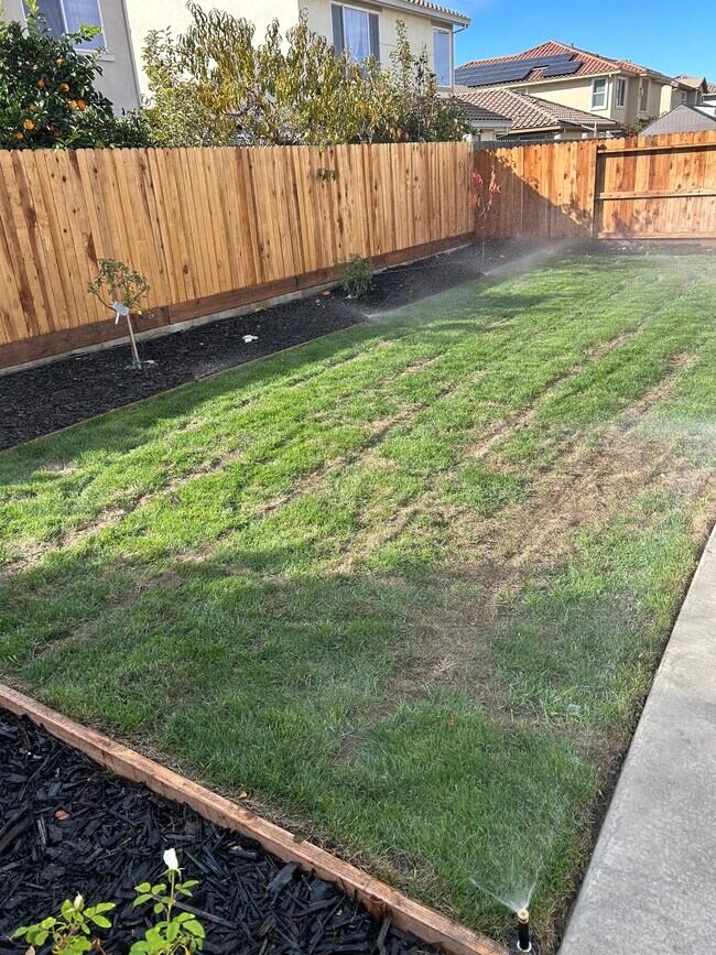 Foto del edificio - 16333 Malibu Dr