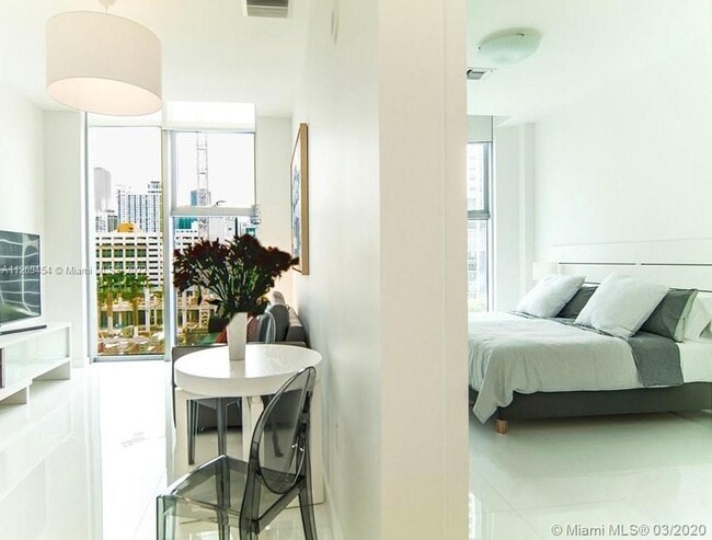 Foto del edificio - 851 NE 1st Ave