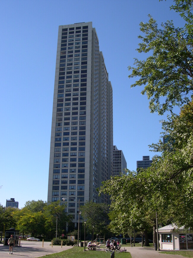 Building Photo - 2800 N Lake Shore Dr