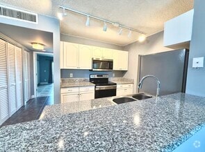 Building Photo - 1625 Meadows Cir W