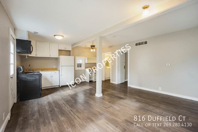 Building Photo - Beautiful 3 bedroom