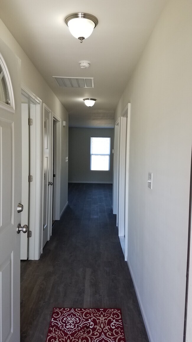 Entry Hallway - 657 Jamestown Dr