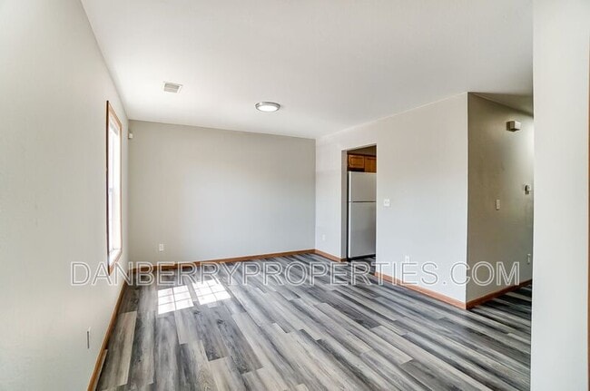 Building Photo - 1111 N Byrne Rd