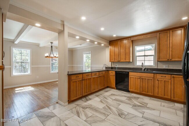 Foto del edificio - 847 Clubhouse Dr