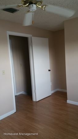 Foto del edificio - 5136 St Charles Ln