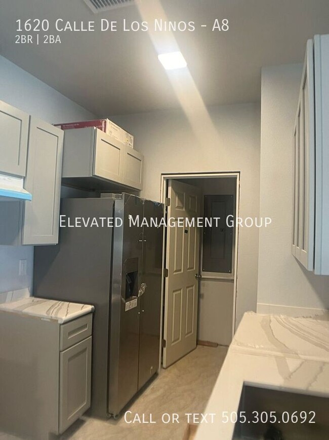 Building Photo - 1620 Calle de los Ninos Ave