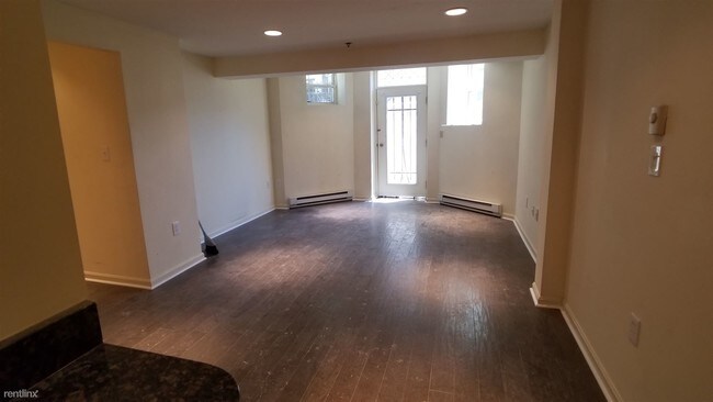 Building Photo - 2 br, 1 bath Apartment - 112 Jersey St # 2B1B