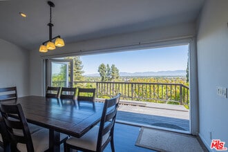 Building Photo - 14563 Round Valley Dr