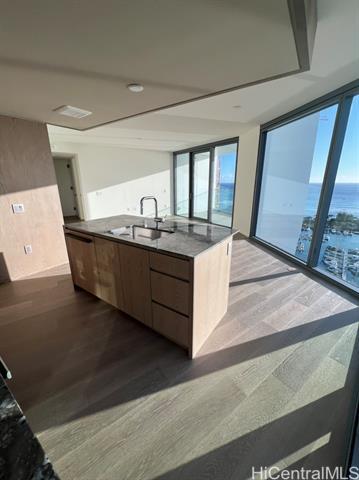 Building Photo - 1000 Auahi St