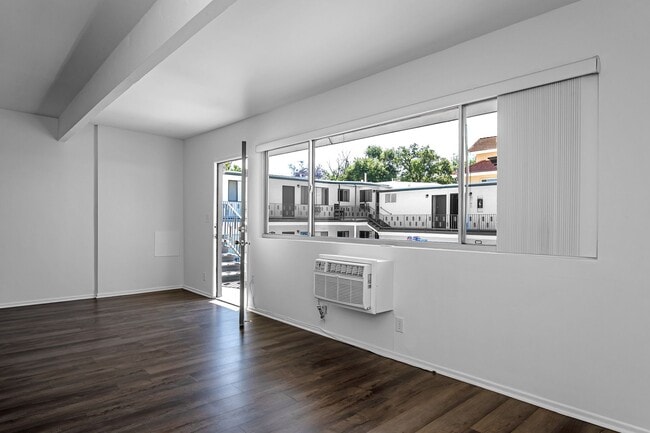 Building Photo - hon272
