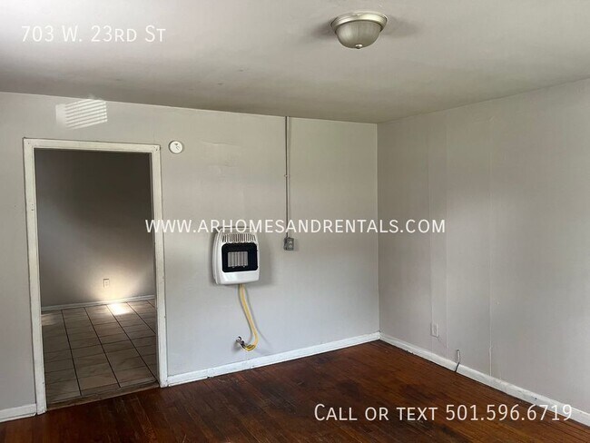 Foto del edificio - 703 W 23rd St