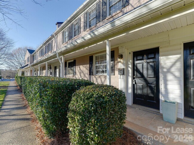Foto del edificio - 1224 Green Oaks Ln
