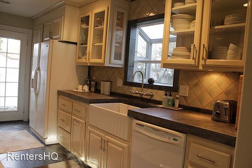 Building Photo - 3 br, 1.5 bath House - 648 STATE ST
