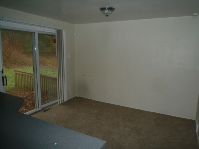 Building Photo - Recently Updated 2BD/1BA Single Family Hom...