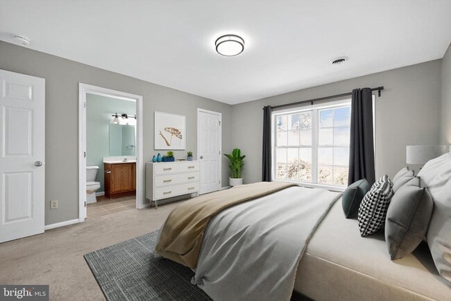 Building Photo - 100 Parker Ave