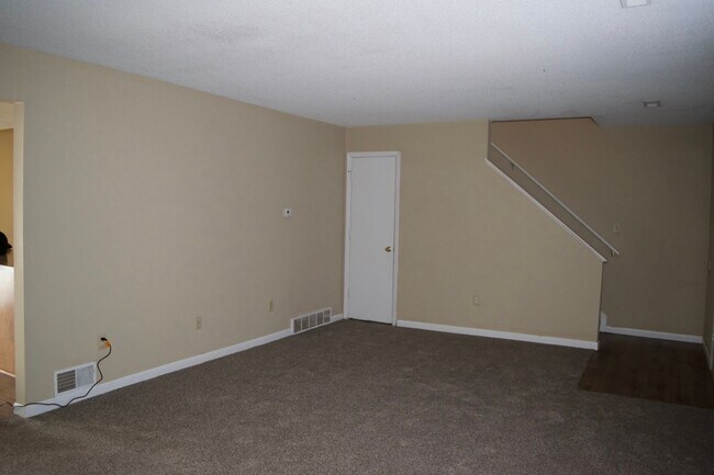 Foto del edificio - Nice 3 Bedroom 2.5 Bathroom Townhome