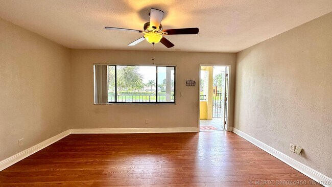 Foto del edificio - 1632 Meadows Cir