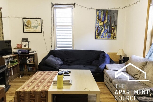 Foto del edificio - 2616 N Marshfield Ave