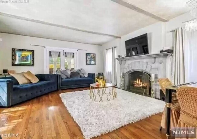 Foto del edificio - 4 br, 4.5 bath House - 272 Maple Hill Dr