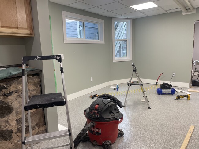 Building Photo - 1826 E Superior St