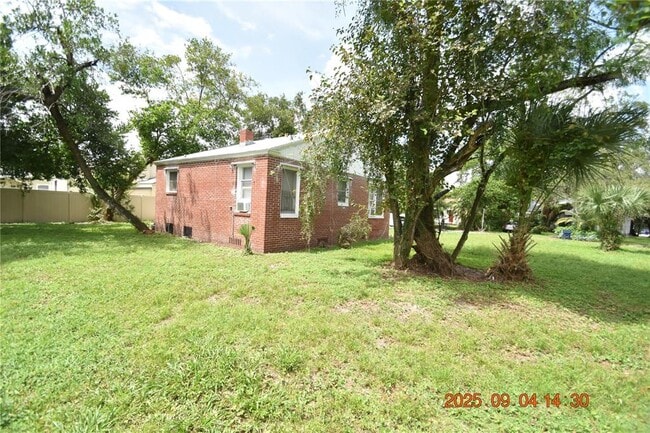 Building Photo - 1435 E Paris St