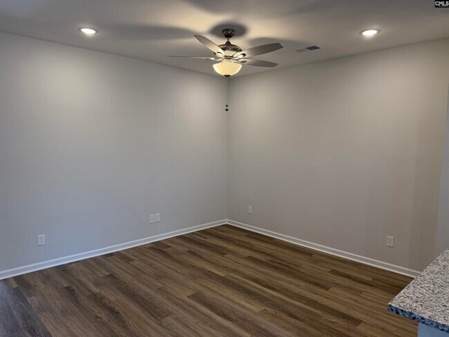 Foto del edificio - 2053 Armada Rd