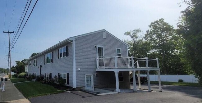 Building Photo - 820 Point Judith Rd