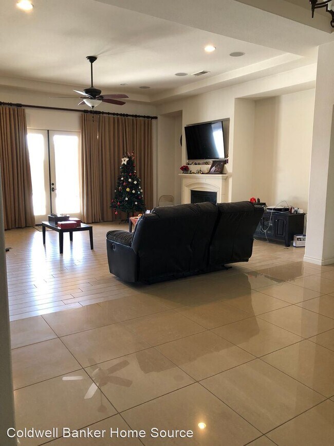 Foto del edificio - 3 br, 4 bath House - 19235 Monterey St