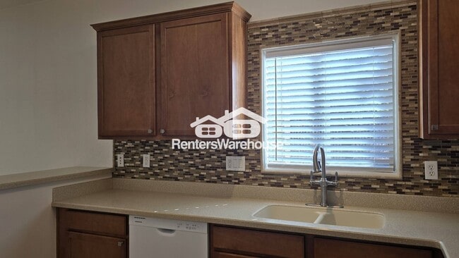 Building Photo - 1126 E Mt Shibell Dr