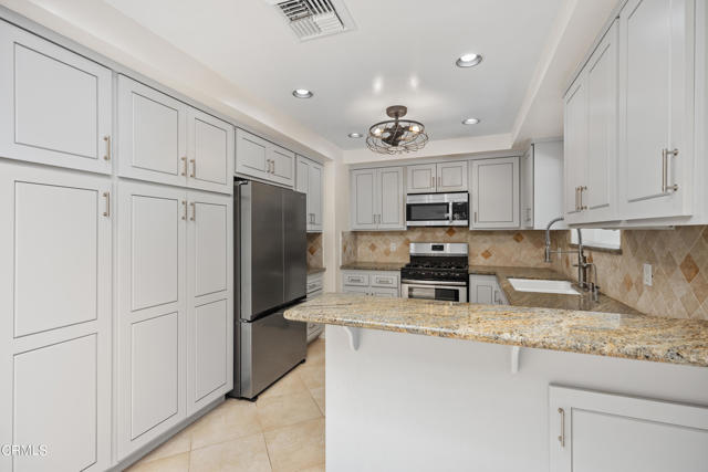 Foto del edificio - 2738 E Everett Pl