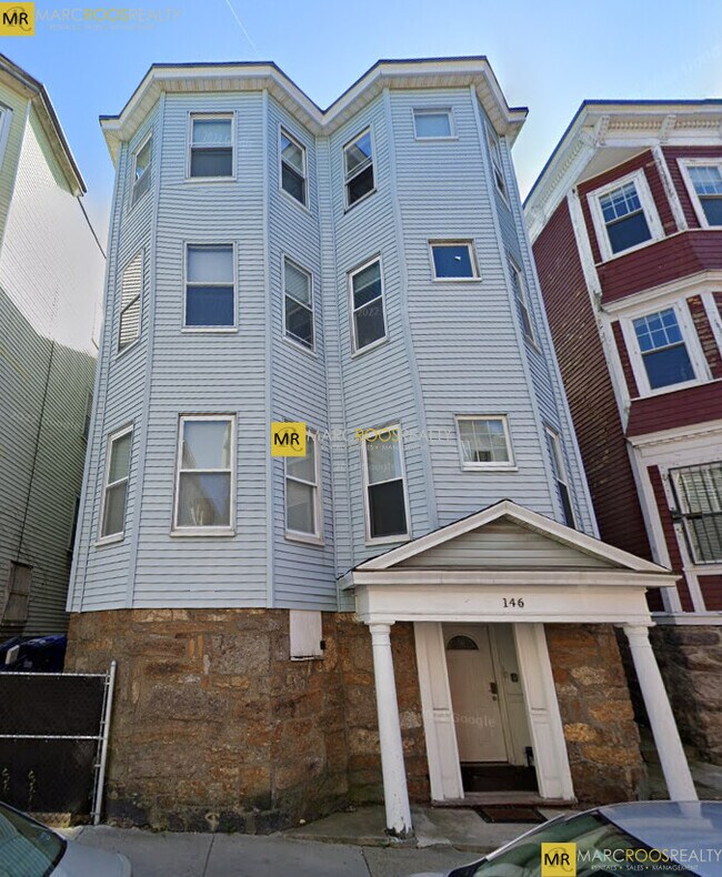 Building Photo - 146 Hillside St