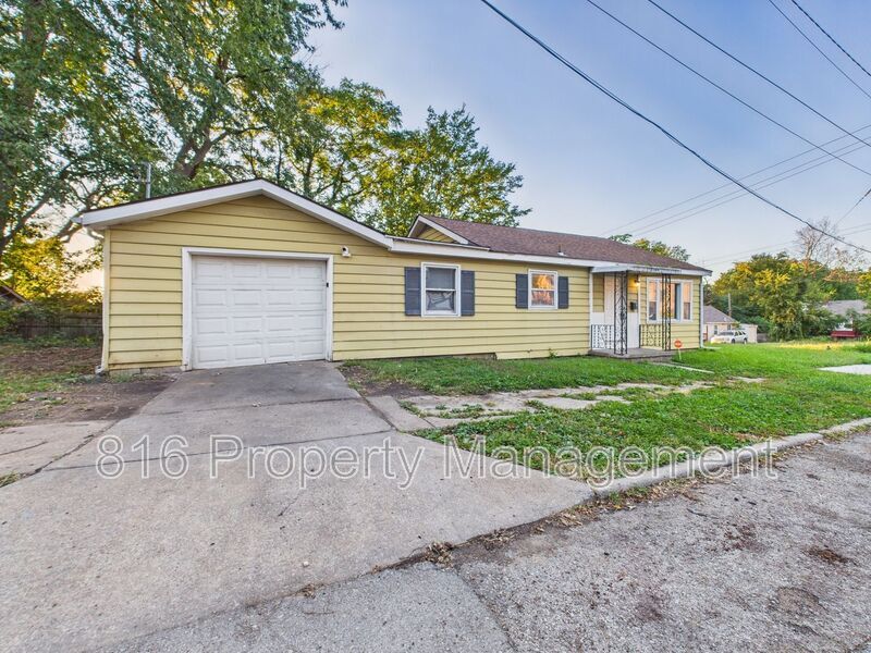 Primary Photo - 2700 Oakley Ave