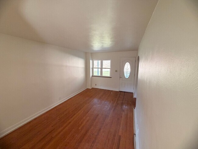 Foto del edificio - 4861 Bull Creek Rd