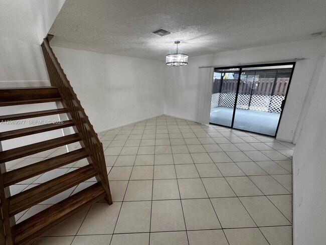 Foto del edificio - 16413 Grape Way