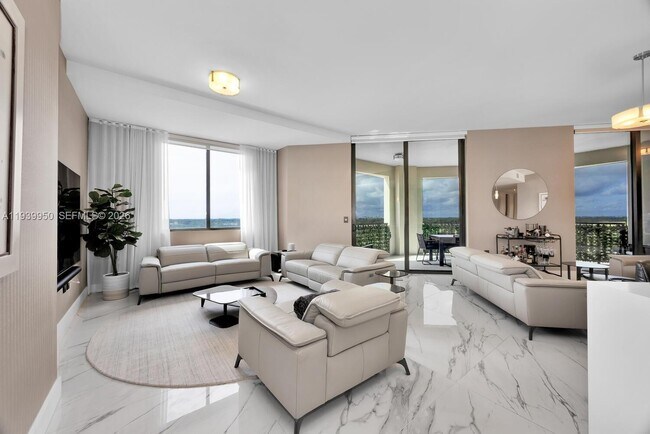 Foto del edificio - 301 Altara Ave