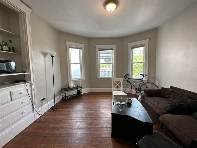 Building Photo - 348 Faneuil St