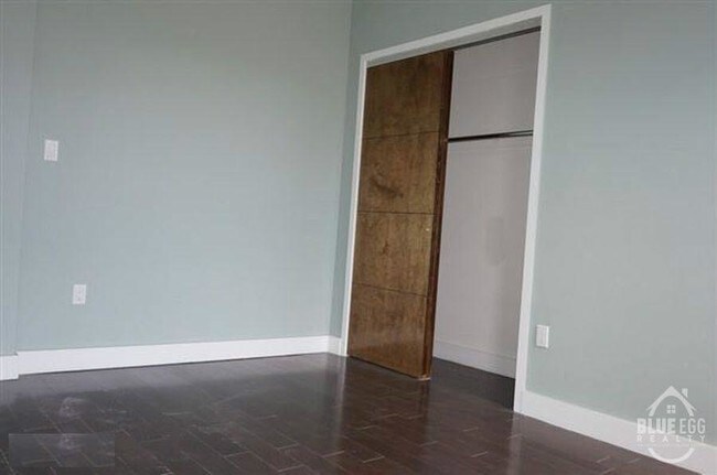 Building Photo - 2724 Pitkin Ave