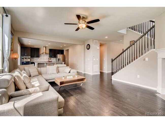 Foto del edificio - Luxury 4BR Corner Lot Home with Mountain V...