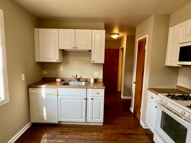 Foto del edificio - 8712 Niles Center Rd