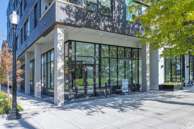 Building Photo - Jayde Parkside