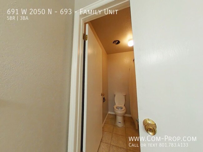 Building Photo - 691 W 2050 N