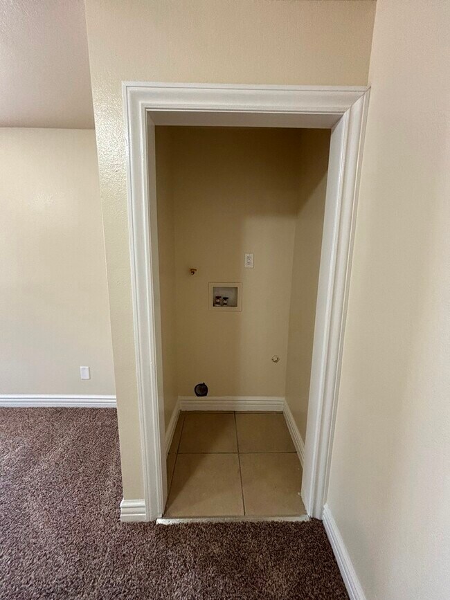 Foto del edificio - 318 E 105th St