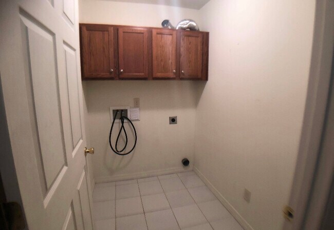 Building Photo - 226 N 11th St