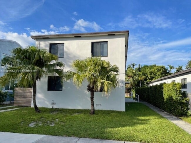 Building Photo - 2141 SW 14th Ter